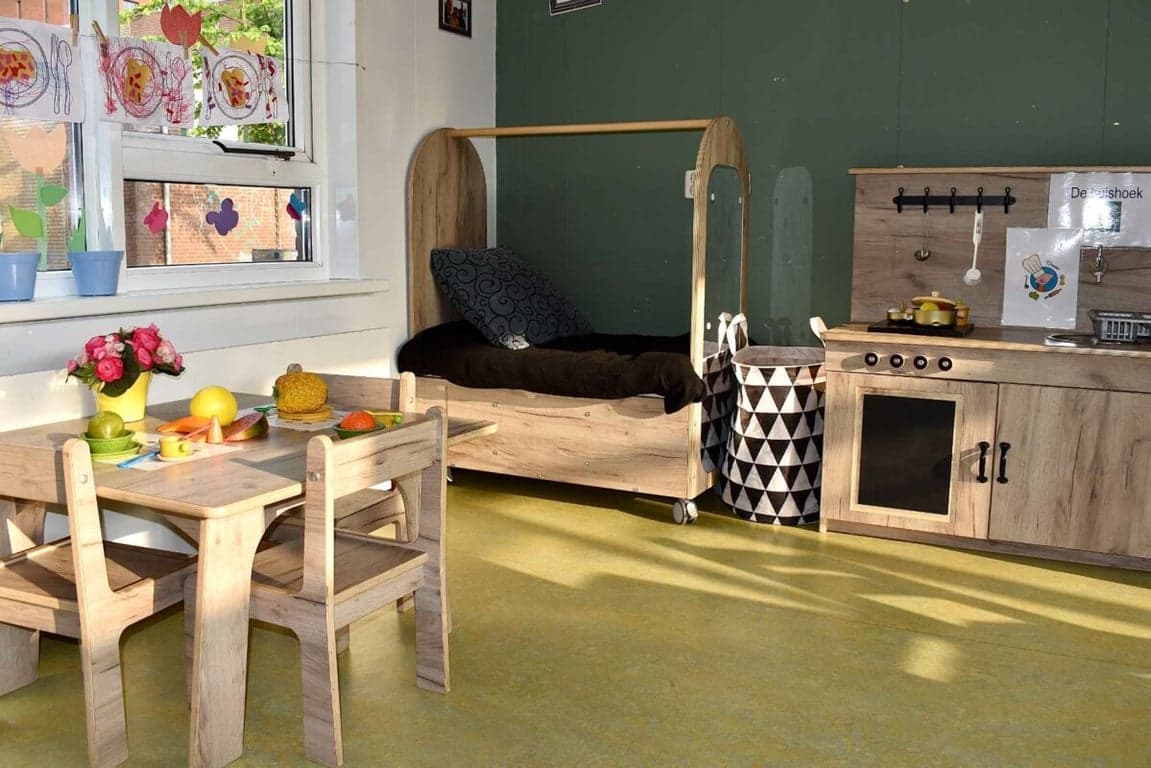 Babino Peuteropvang De Voorzaan Vissershop 2