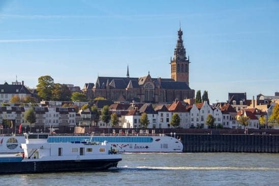 De Kroon, locatie St. Stevenskerkhof foto 5