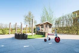 Partou KDV Mr D.U. Stikkerstraat 124 foto 6