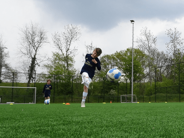 BSO Voetbalschool De Hertenkamp foto 8